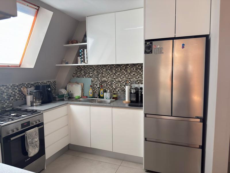 To Let 1 Bedroom Property for Rent in Sea Point Western Cape